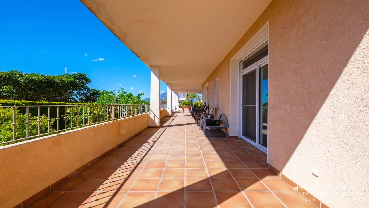 Großzügiges Familienhaus mit Meerblick in Toplage