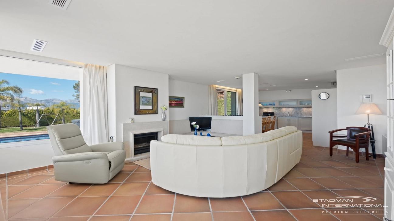 Großzügiges Familienhaus mit Meerblick in Toplage