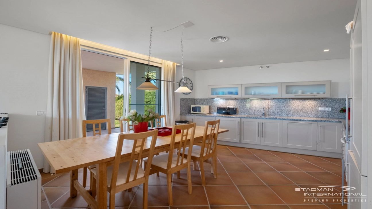 Großzügiges Familienhaus mit Meerblick in Toplage