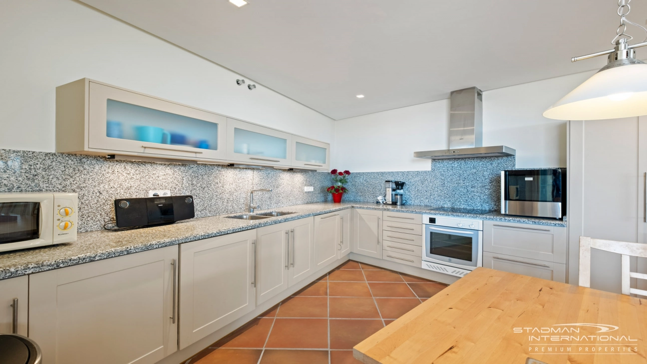 Großzügiges Familienhaus mit Meerblick in Toplage