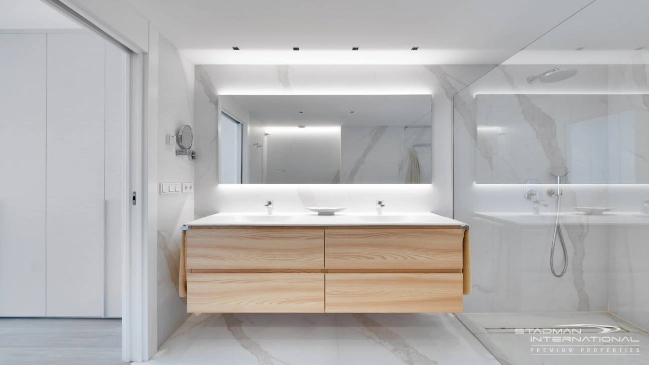 Spectacular Luxury Apartment on the Promenade in Altea