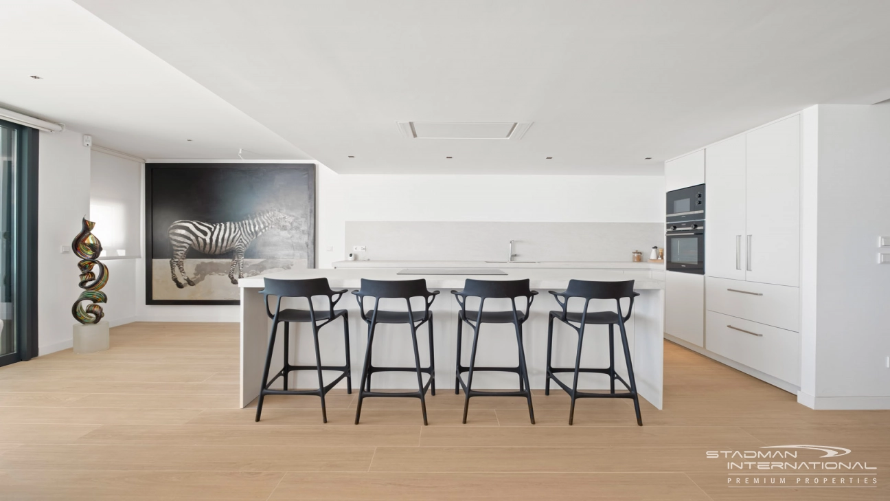 Spectacular Luxury Apartment on the Promenade in Altea