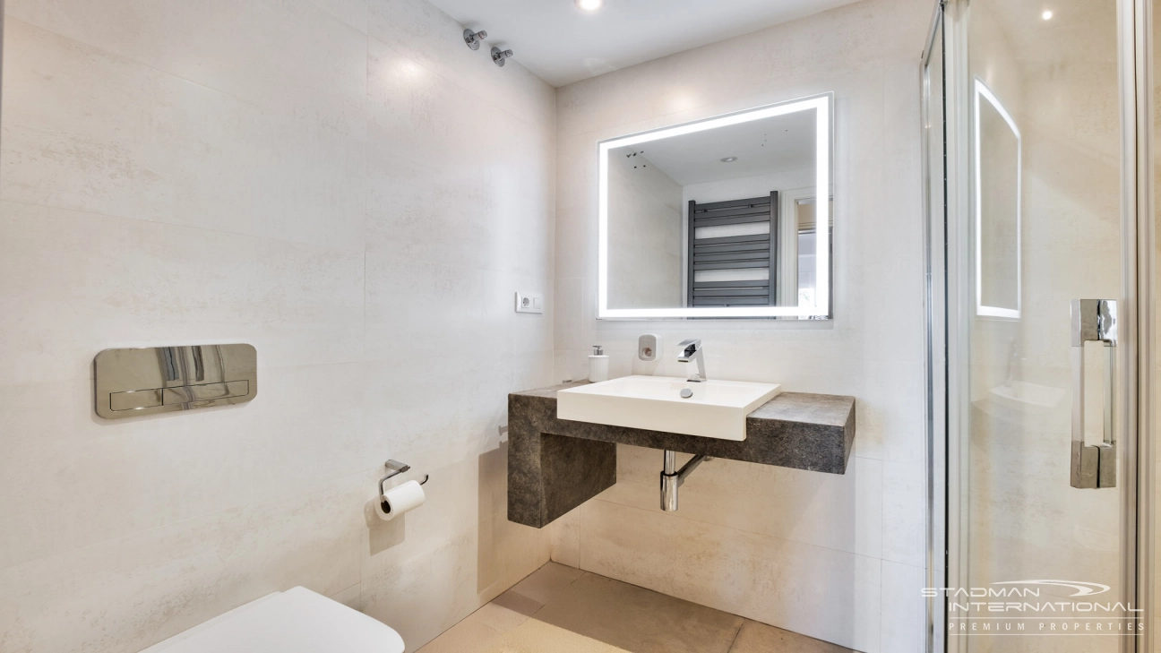 Doppelhaushälfte mit Panoramablick auf das Meer in Altea Hills