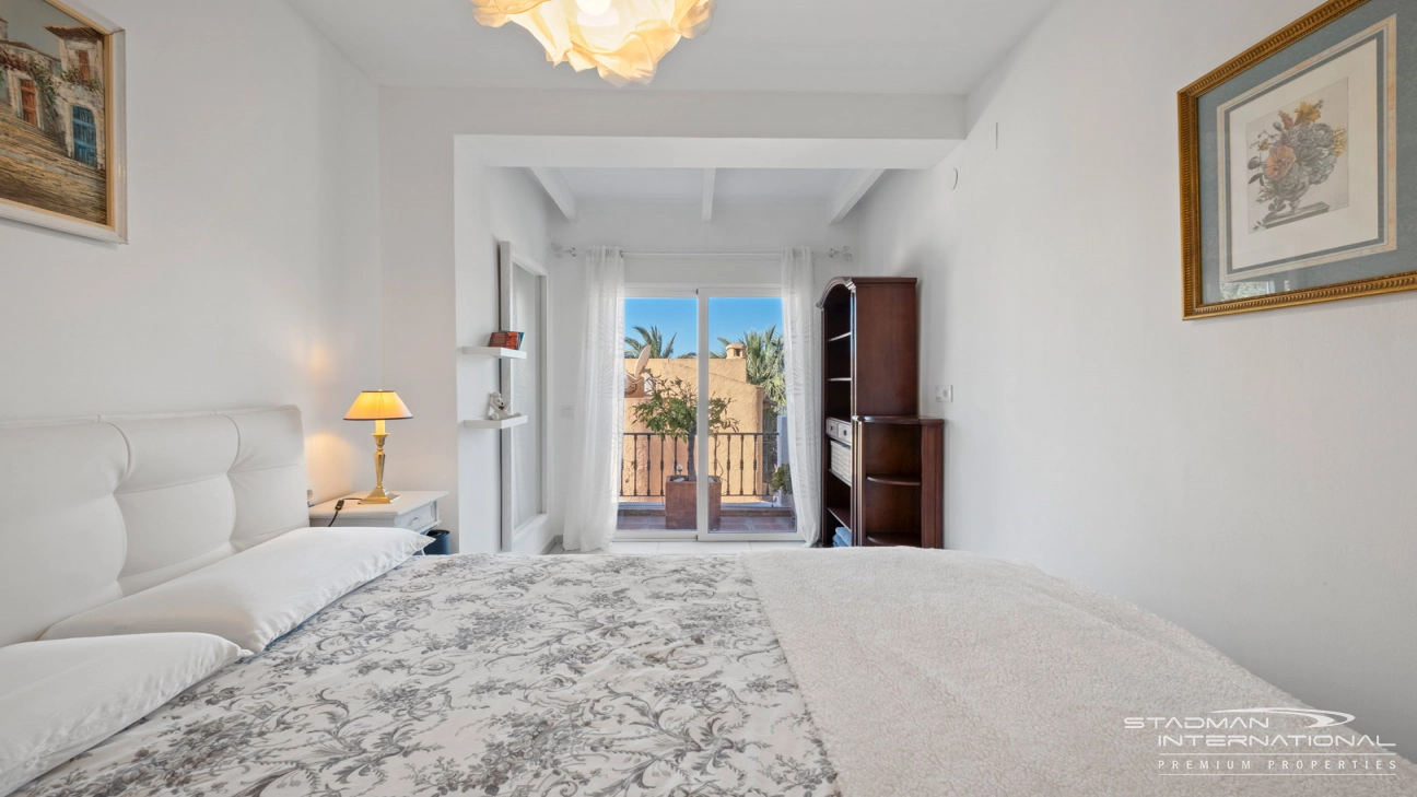 Doppelhaushälfte mit Panoramablick auf das Meer in Altea Hills