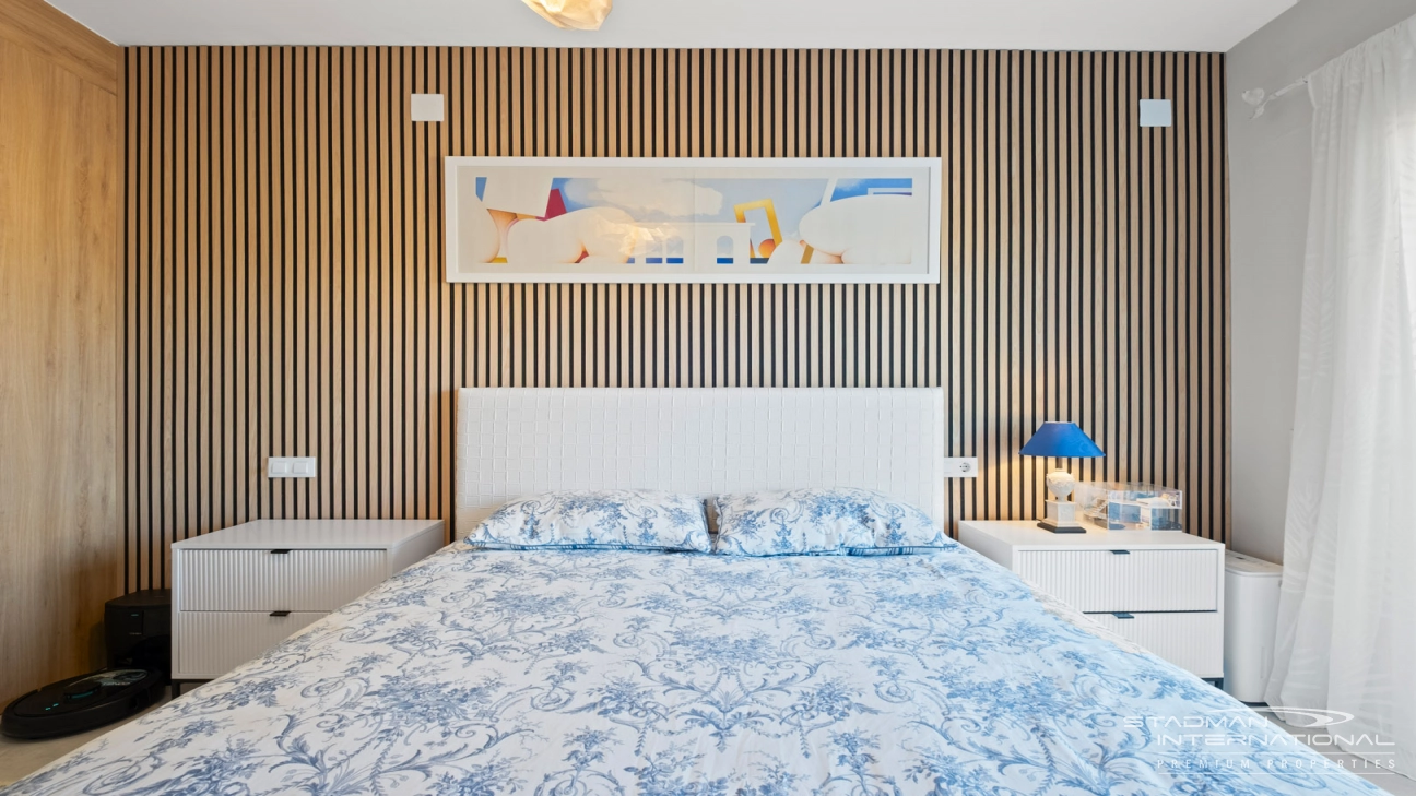 Doppelhaushälfte mit Panoramablick auf das Meer in Altea Hills