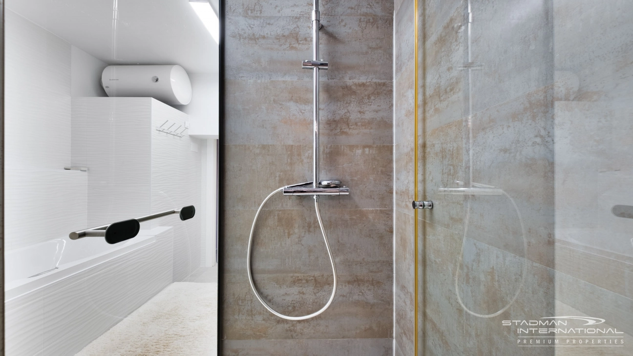 Doppelhaushälfte mit Panoramablick auf das Meer in Altea Hills