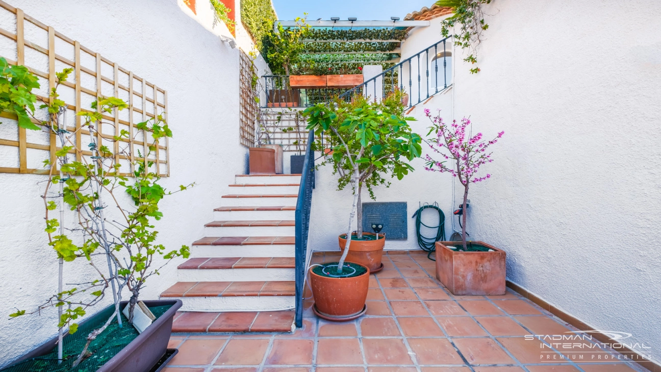 Doppelhaushälfte mit Panoramablick auf das Meer in Altea Hills