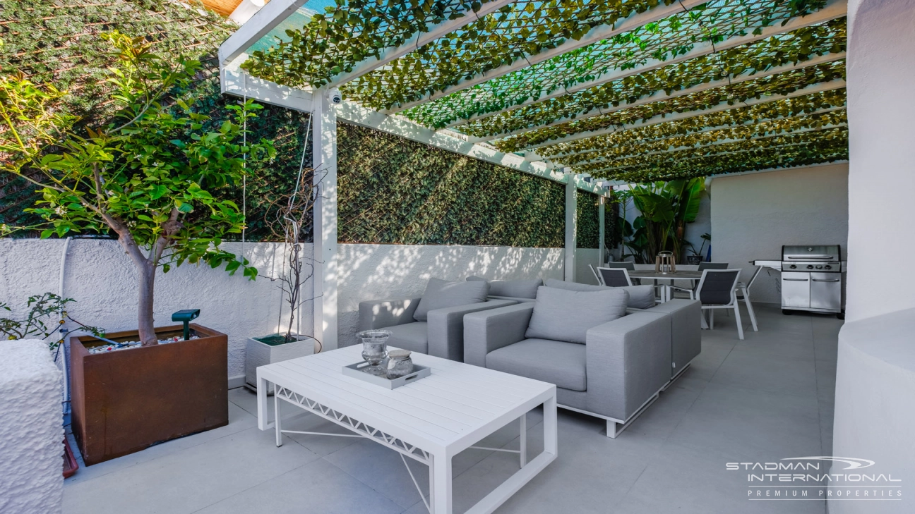 Doppelhaushälfte mit Panoramablick auf das Meer in Altea Hills