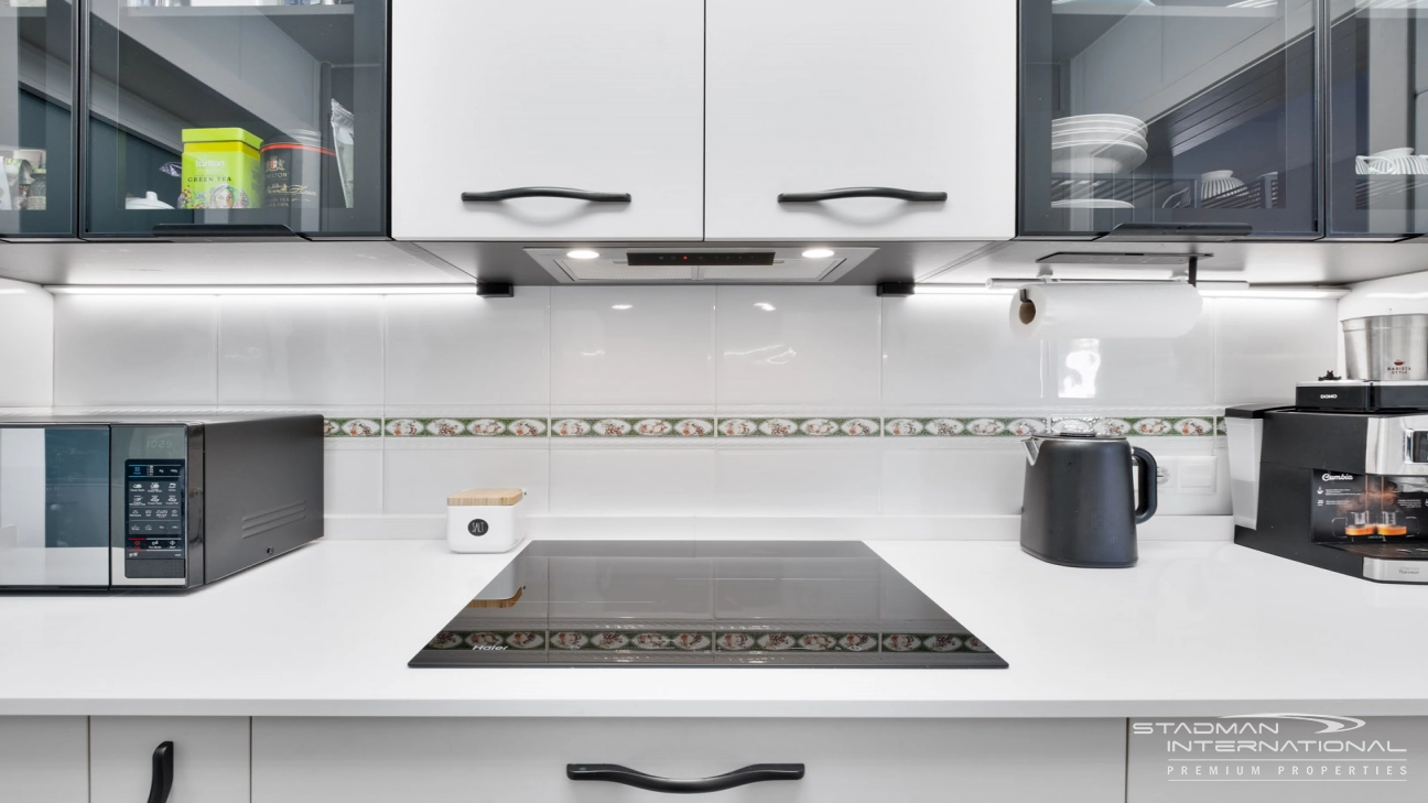 Doppelhaushälfte mit Panoramablick auf das Meer in Altea Hills