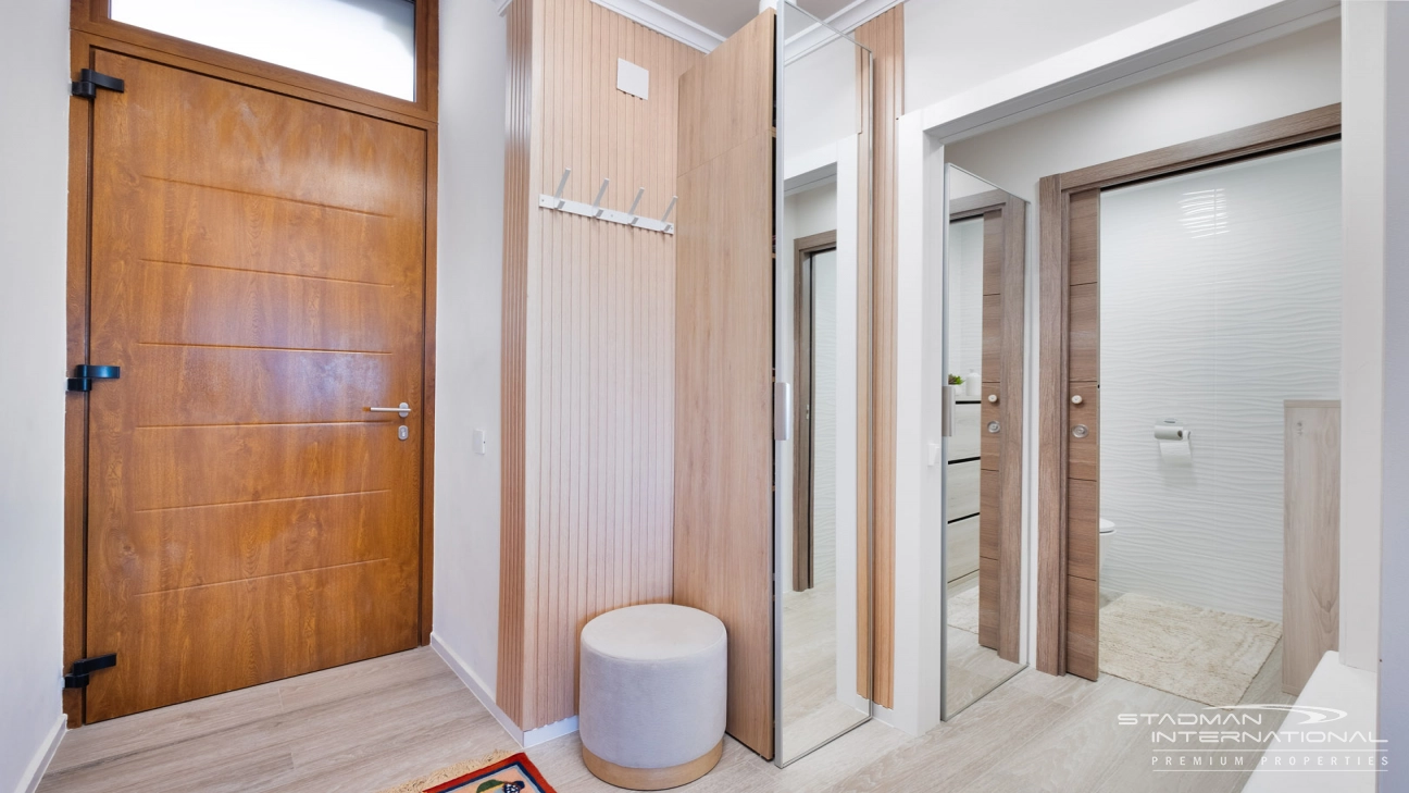 Doppelhaushälfte mit Panoramablick auf das Meer in Altea Hills