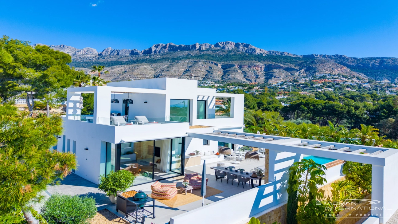 Modern New Built Villa on a Flat Plot with Sea Views 
