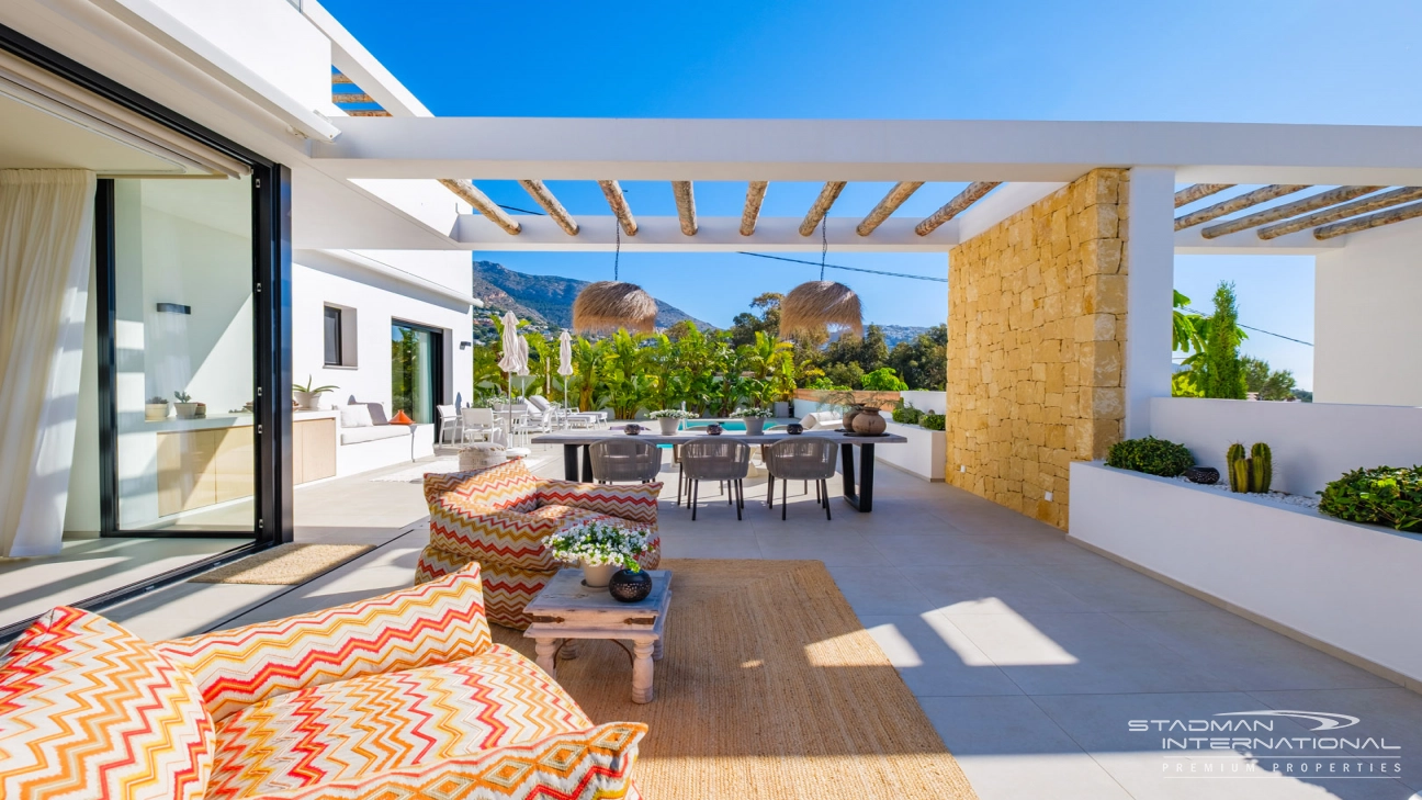 Modern New Built Villa on a Flat Plot with Sea Views 
