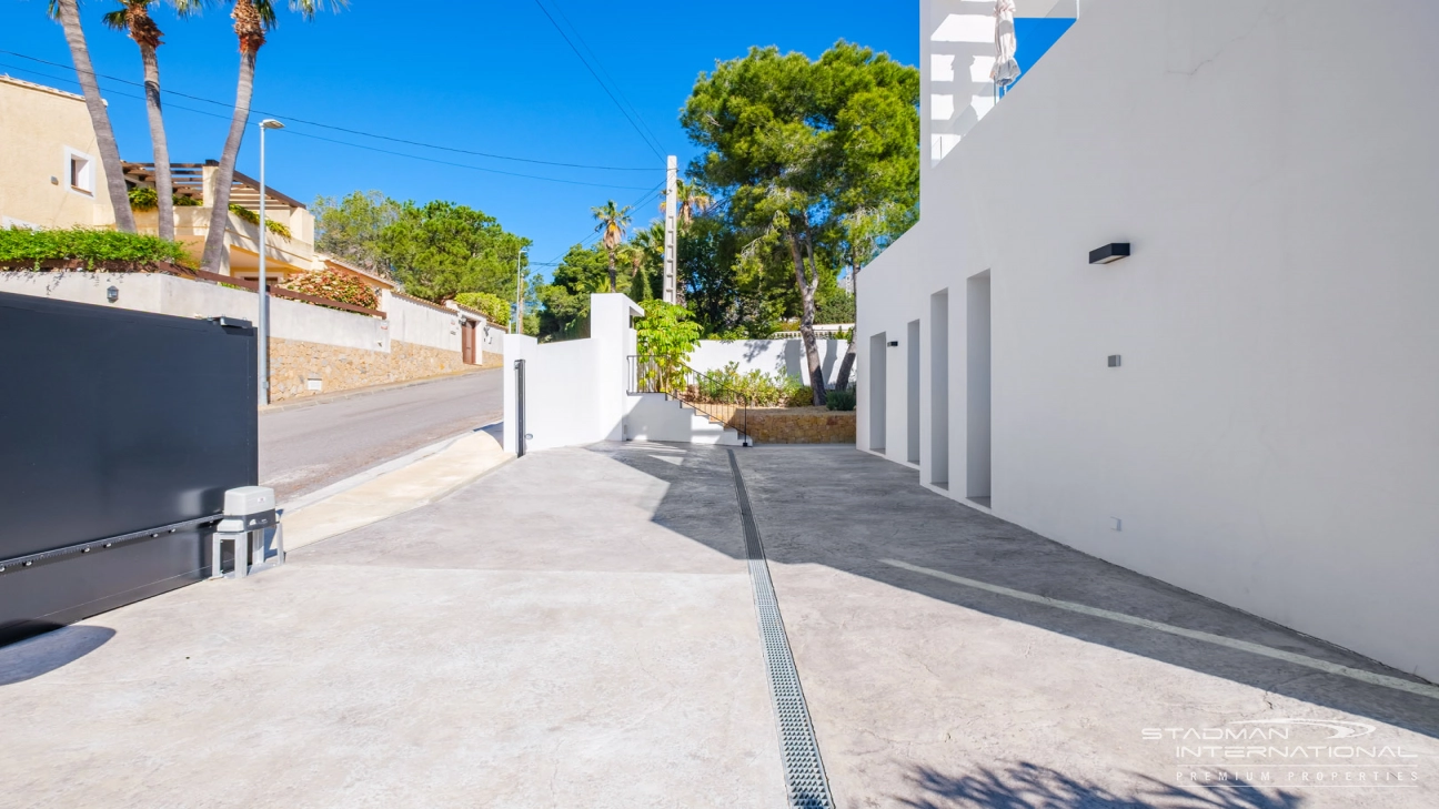 Modern New Built Villa on a Flat Plot with Sea Views 
