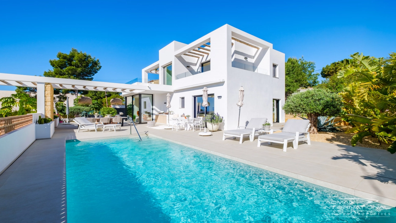 Modern New Built Villa on a Flat Plot with Sea Views 
