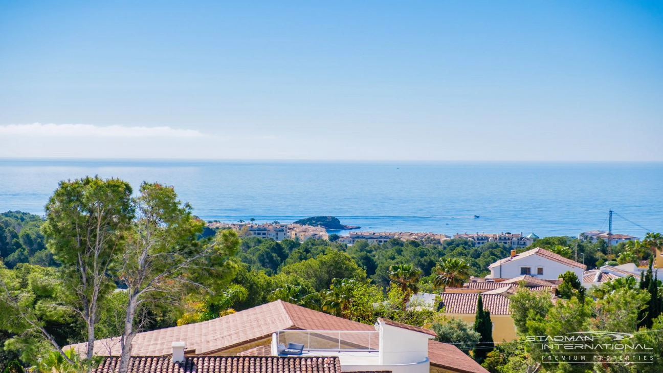 Modern New Built Villa on a Flat Plot with Sea Views 
