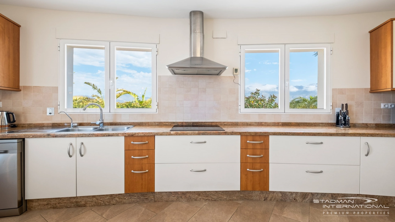 Villa with Great Sea Views in a Prime Location Near Altea Old Town
