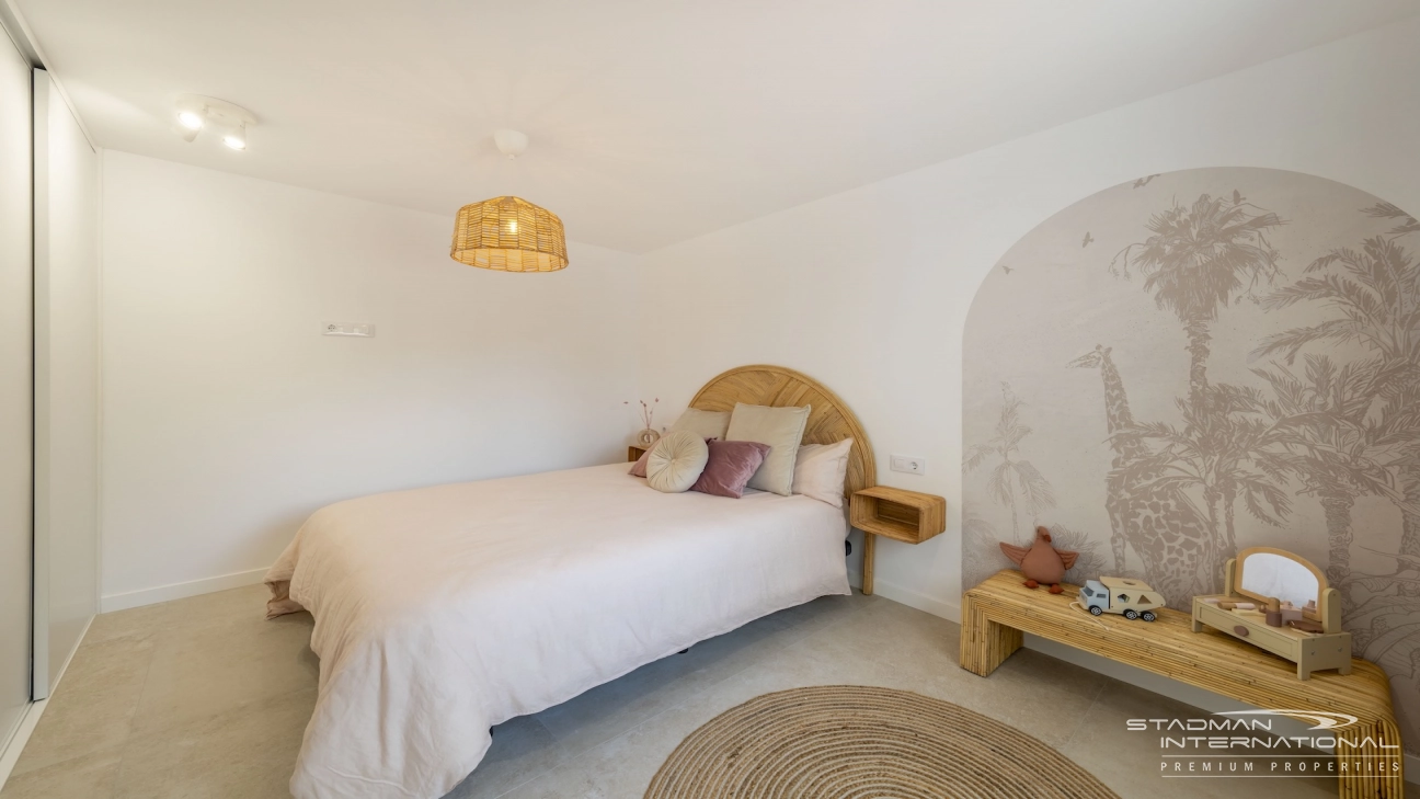 Villa Ibicenca Cerca de la Playa y del Puerto Portosenso
