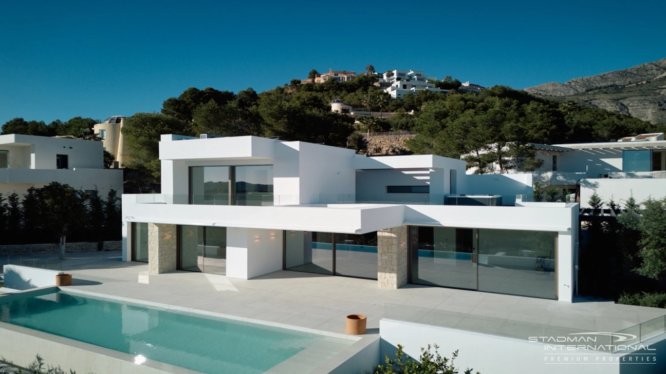 Modern New Build Villa on a Corner Plot with Sea Views