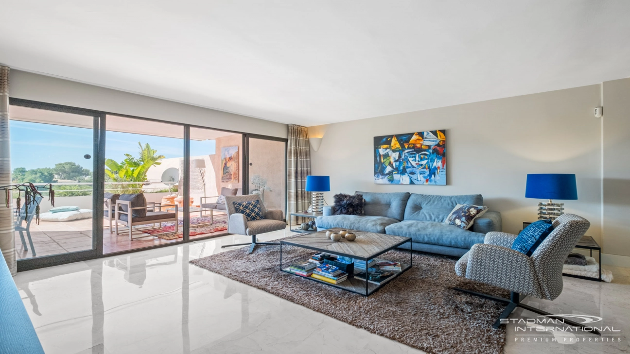 Exclusive Apartment with Spacious Terrace in Altea la Vella