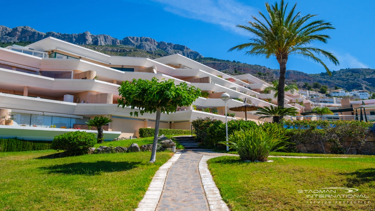 Exclusive Apartment with Spacious Terrace in Altea la Vella