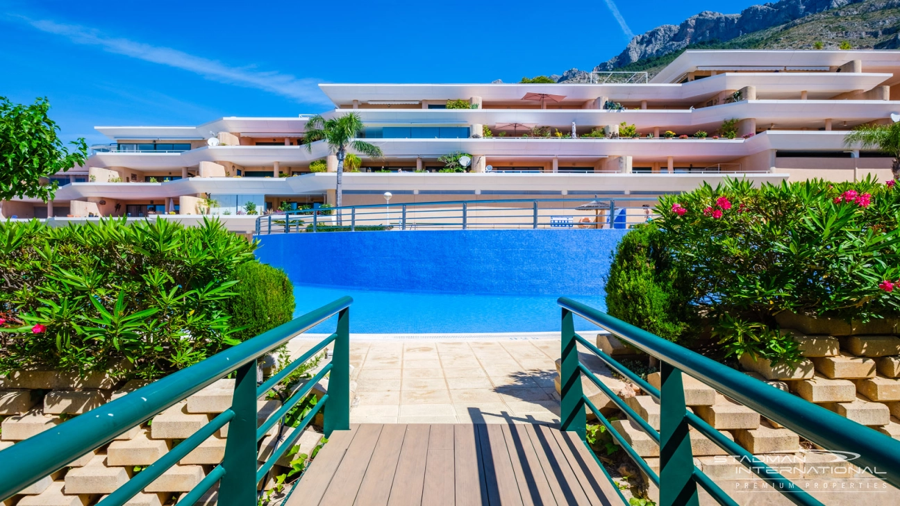 Exclusive Apartment with Spacious Terrace in Altea la Vella