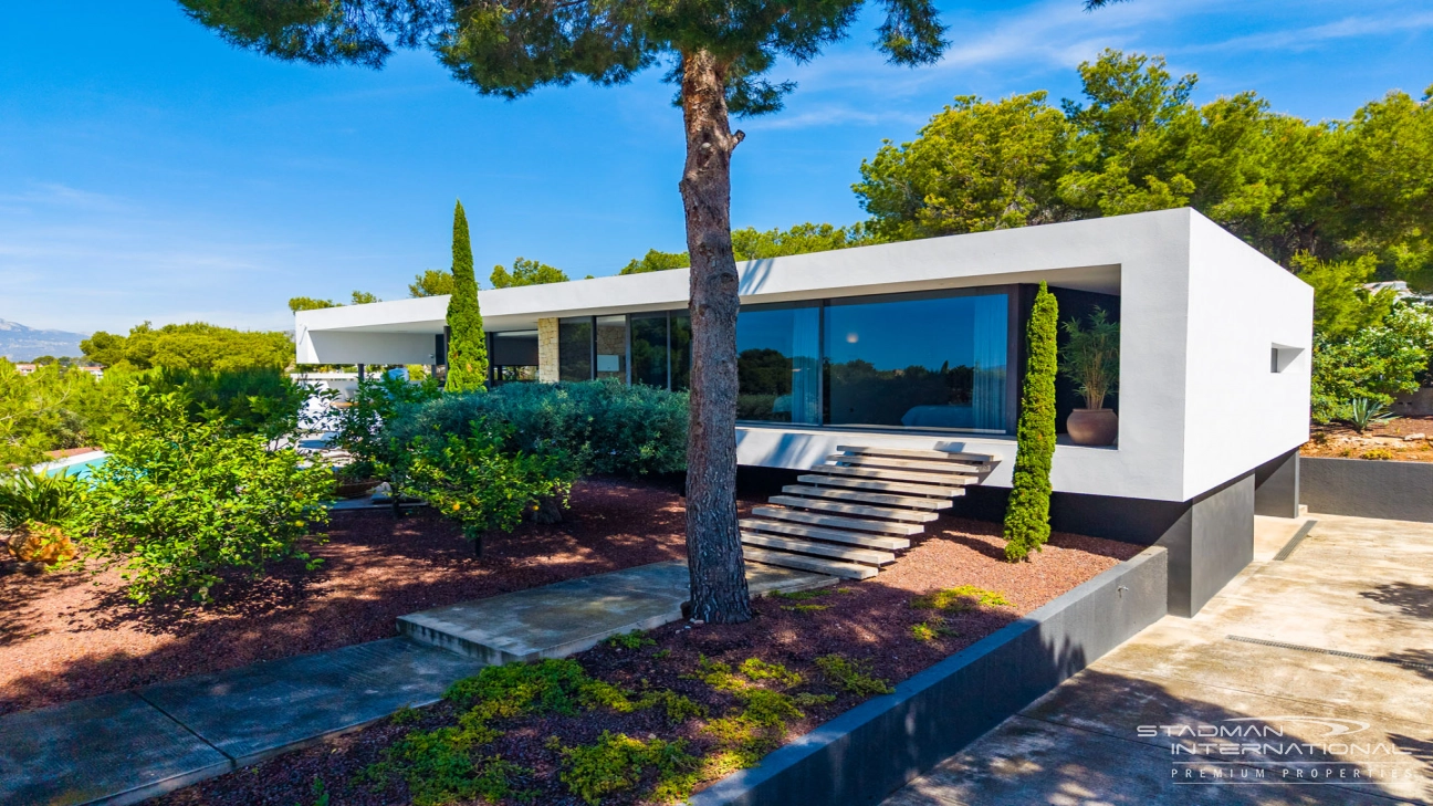 Modern Villa with Beautiful Sea Views Near Altea Golf Club