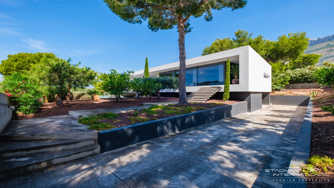 Modern Villa with Beautiful Sea Views Near Altea Golf Club