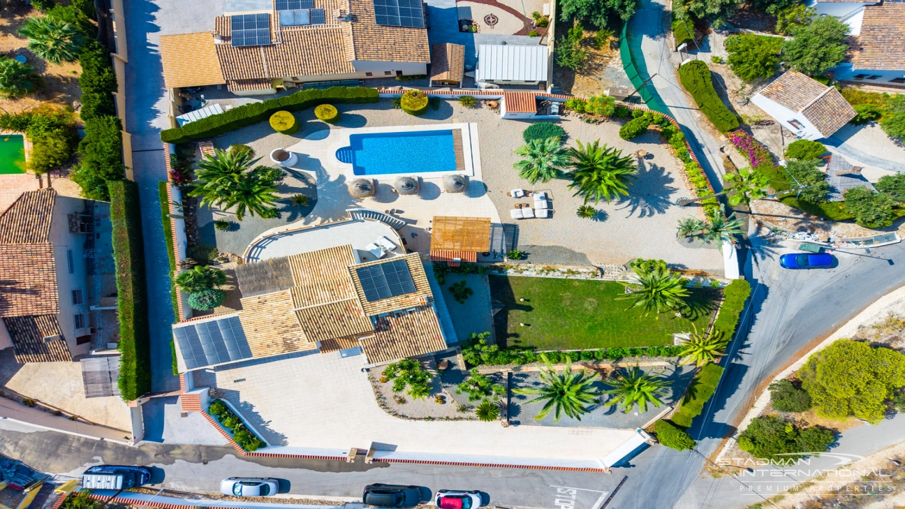 Villa with Spacious Plot and Sea Views Within Walking Distance of Old Town Altea