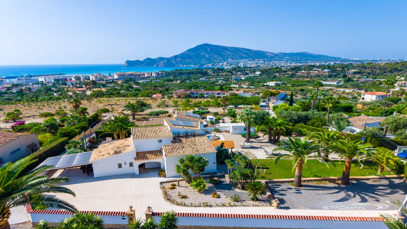 Villa with Spacious Plot and Sea Views Within Walking Distance of Old Town Altea