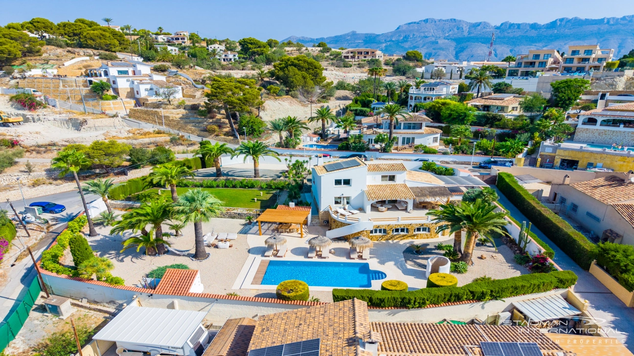Villa with Spacious Plot and Sea Views Within Walking Distance of Old Town Altea