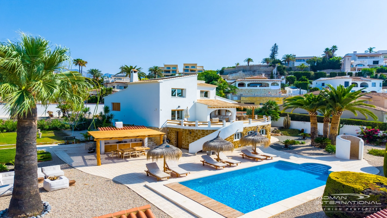 Villa with Spacious Plot and Sea Views Within Walking Distance of Old Town Altea