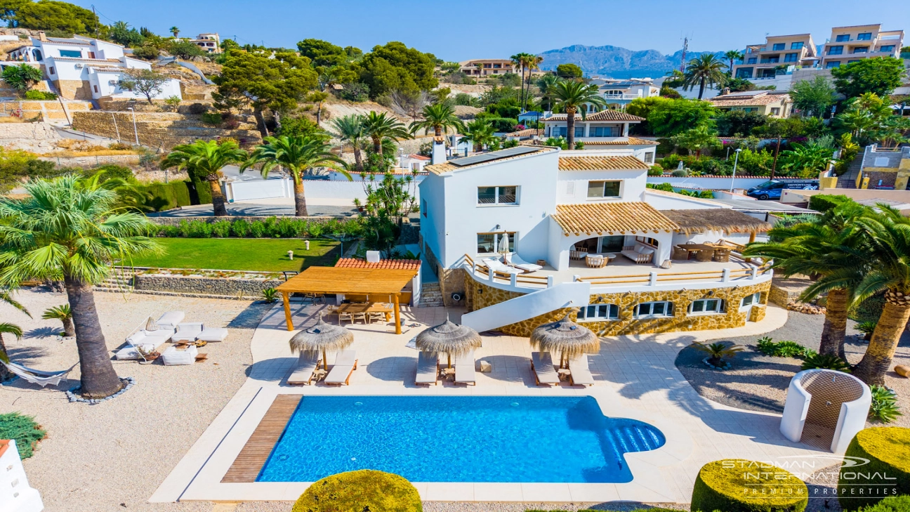 Villa with Spacious Plot and Sea Views Within Walking Distance of Old Town Altea