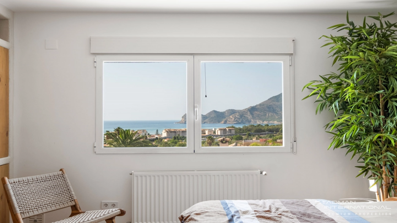 Villa with Spacious Plot and Sea Views Within Walking Distance of Old Town Altea