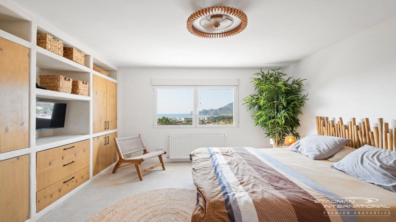 Villa with Spacious Plot and Sea Views Within Walking Distance of Old Town Altea