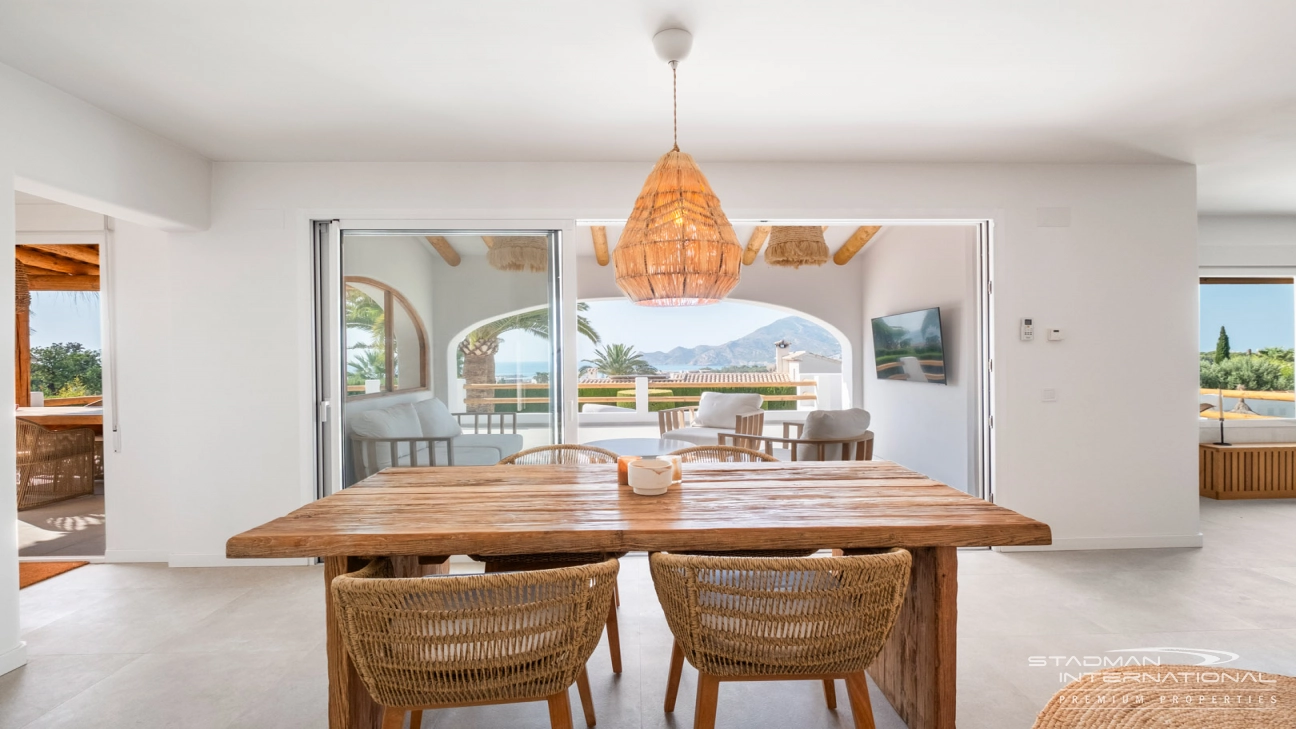 Villa with Spacious Plot and Sea Views Within Walking Distance of Old Town Altea