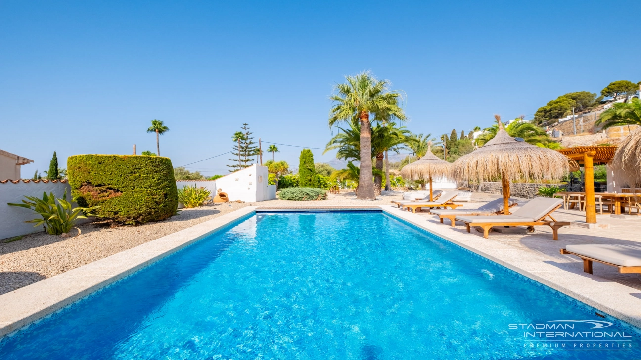 Villa with Spacious Plot and Sea Views Within Walking Distance of Old Town Altea