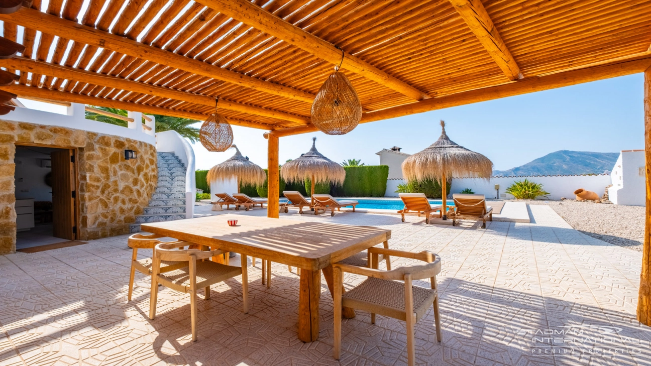 Villa with Spacious Plot and Sea Views Within Walking Distance of Old Town Altea