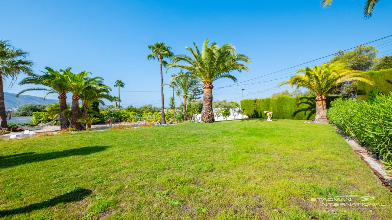 Villa with Spacious Plot and Sea Views Within Walking Distance of Old Town Altea