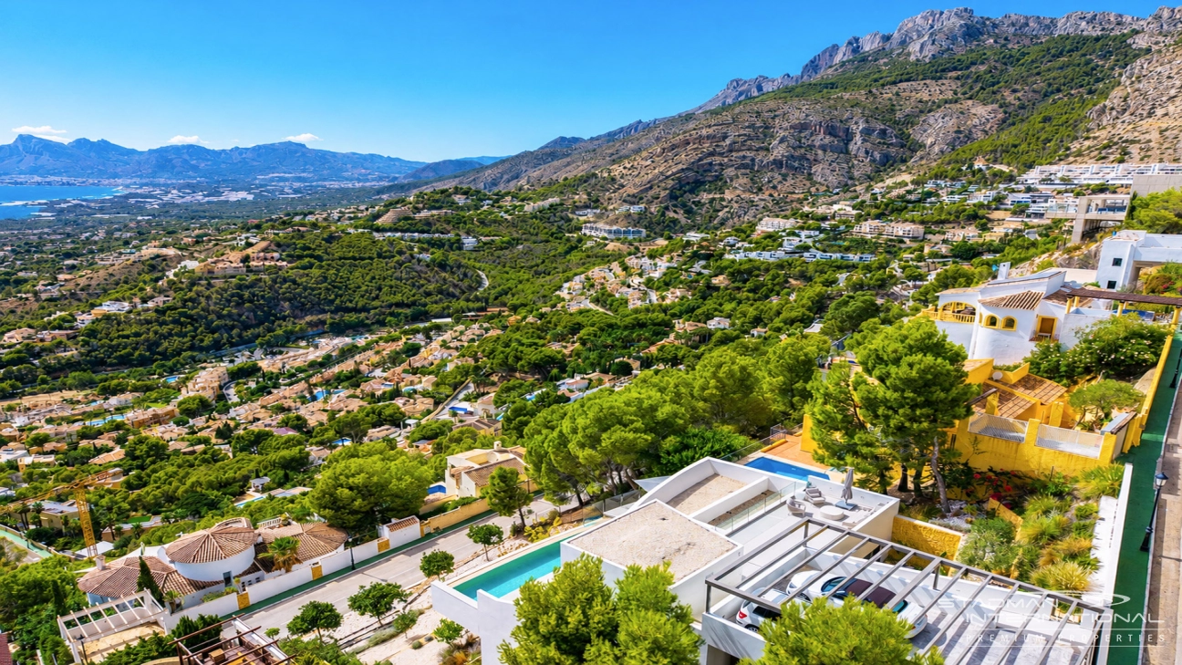 Moderne Designvilla mit Fantastischem Meerblick in Altea Hills