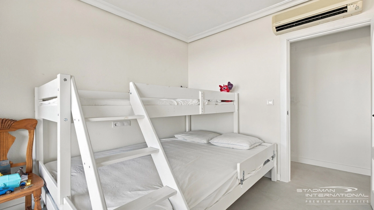 Mooi Appartement met Groot Terras en Fantastisch Zeezicht