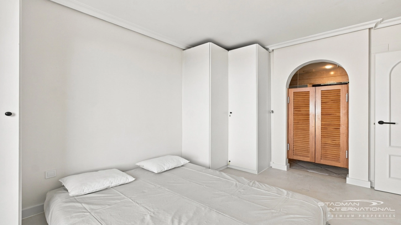 Mooi Appartement met Groot Terras en Fantastisch Zeezicht