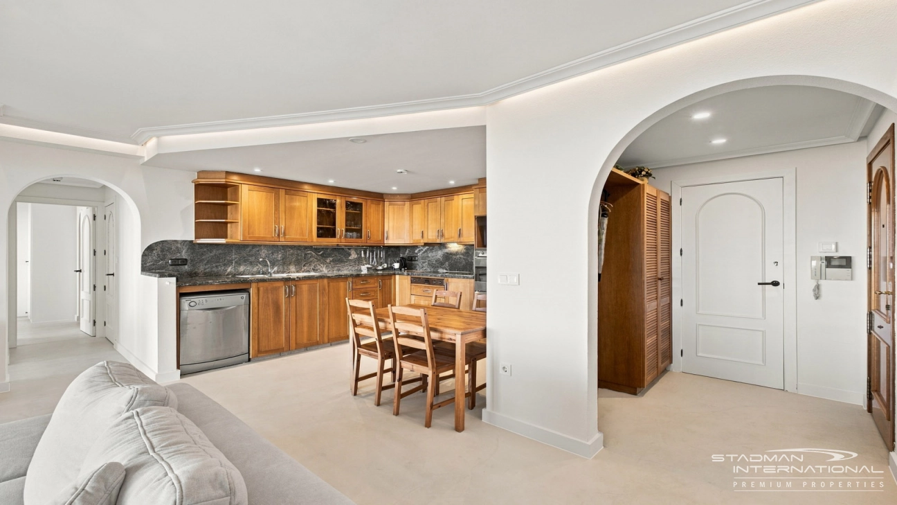 Mooi Appartement met Groot Terras en Fantastisch Zeezicht