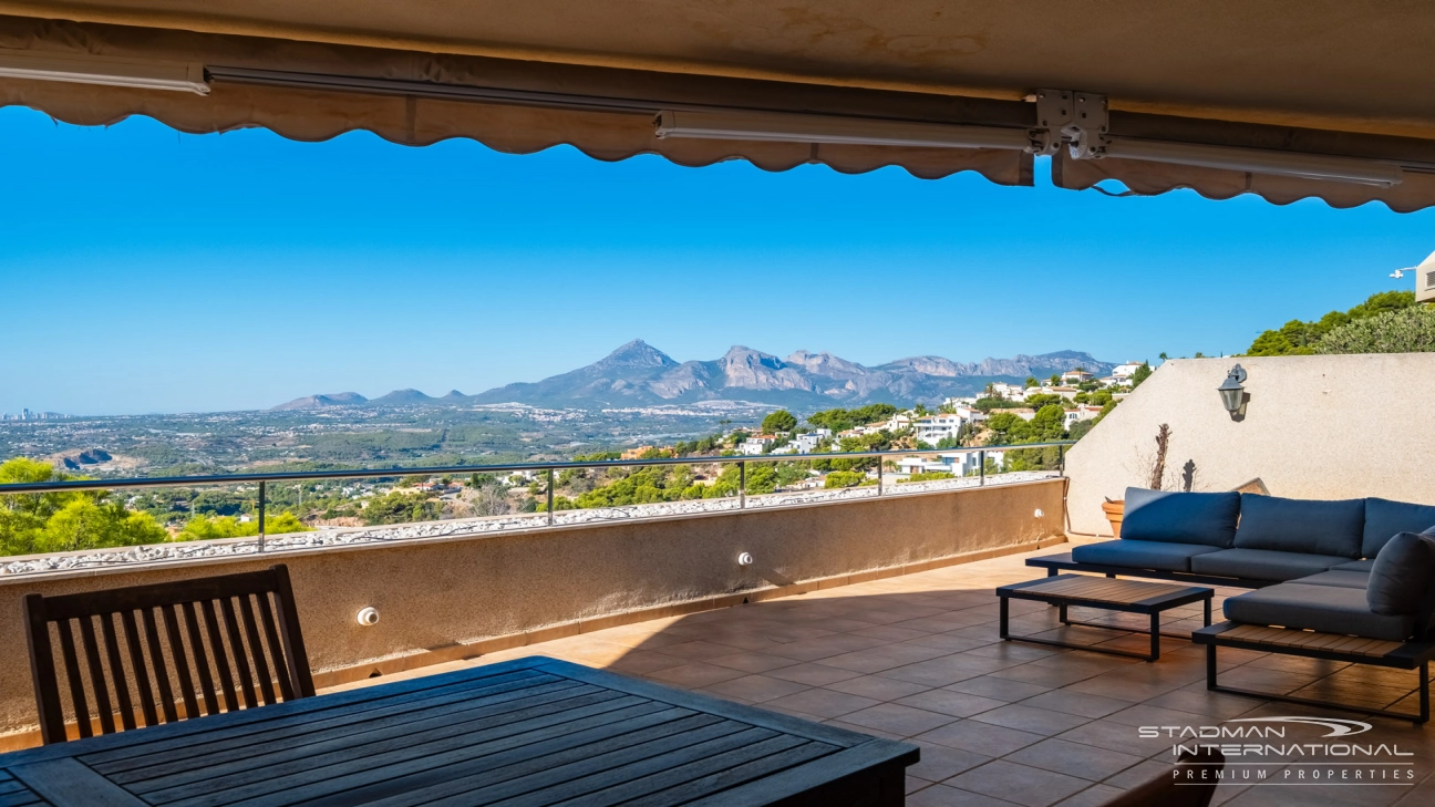 Mooi Appartement met Groot Terras en Fantastisch Zeezicht