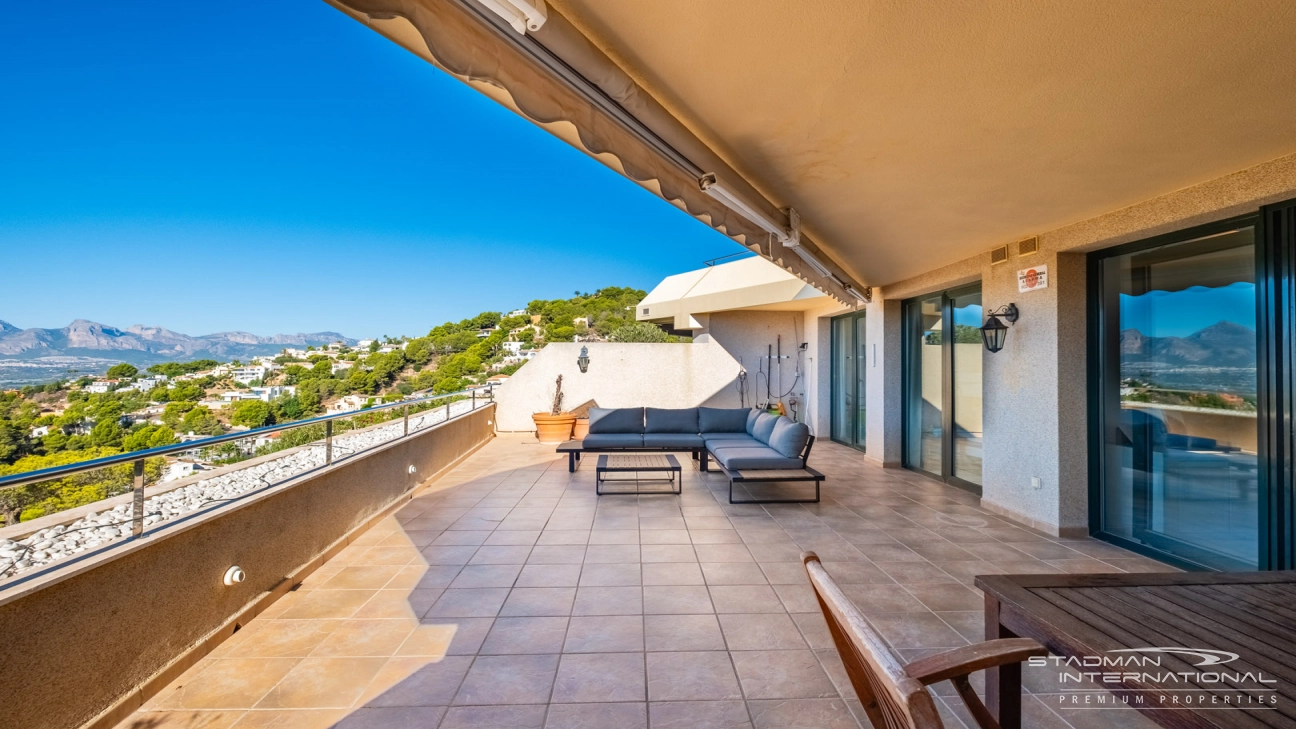 Mooi Appartement met Groot Terras en Fantastisch Zeezicht