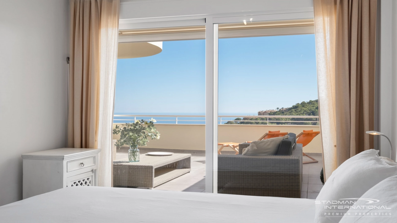Beautiful Apartment with Spacious Terrace and Sea Views in Altea Hills