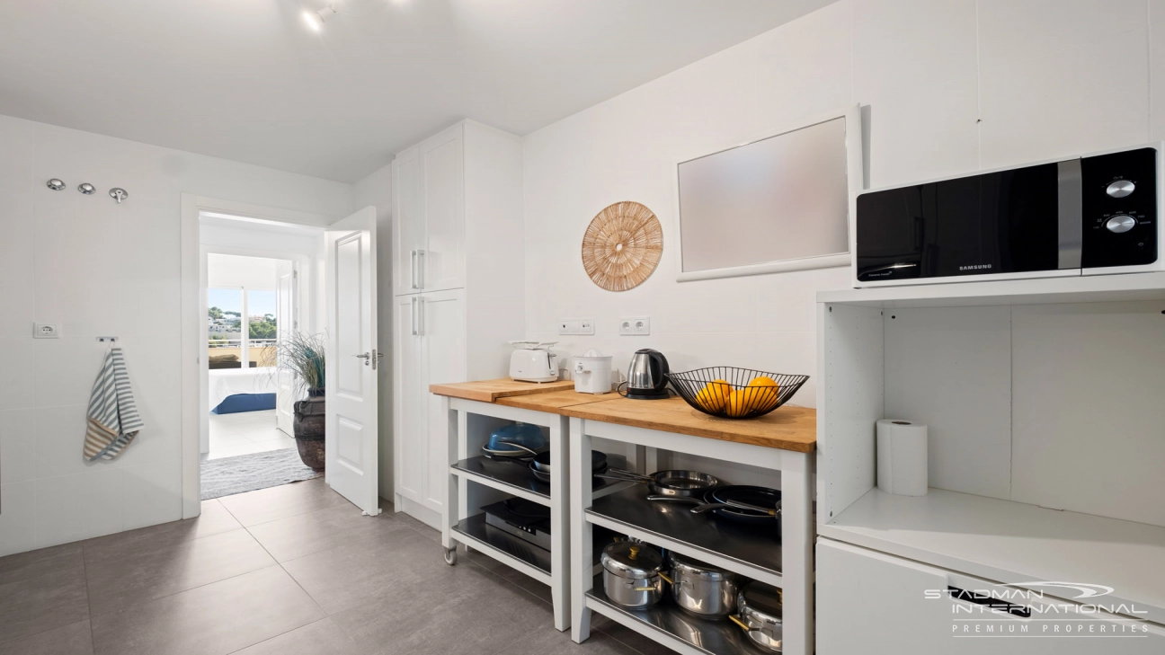 Beautiful Apartment with Spacious Terrace and Sea Views in Altea Hills