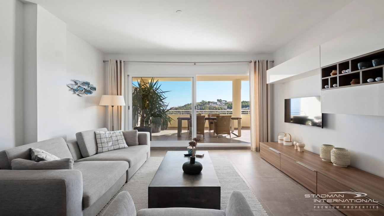 Beautiful Apartment with Spacious Terrace and Sea Views in Altea Hills