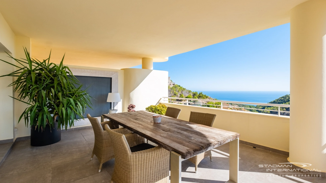 Beautiful Apartment with Spacious Terrace and Sea Views in Altea Hills