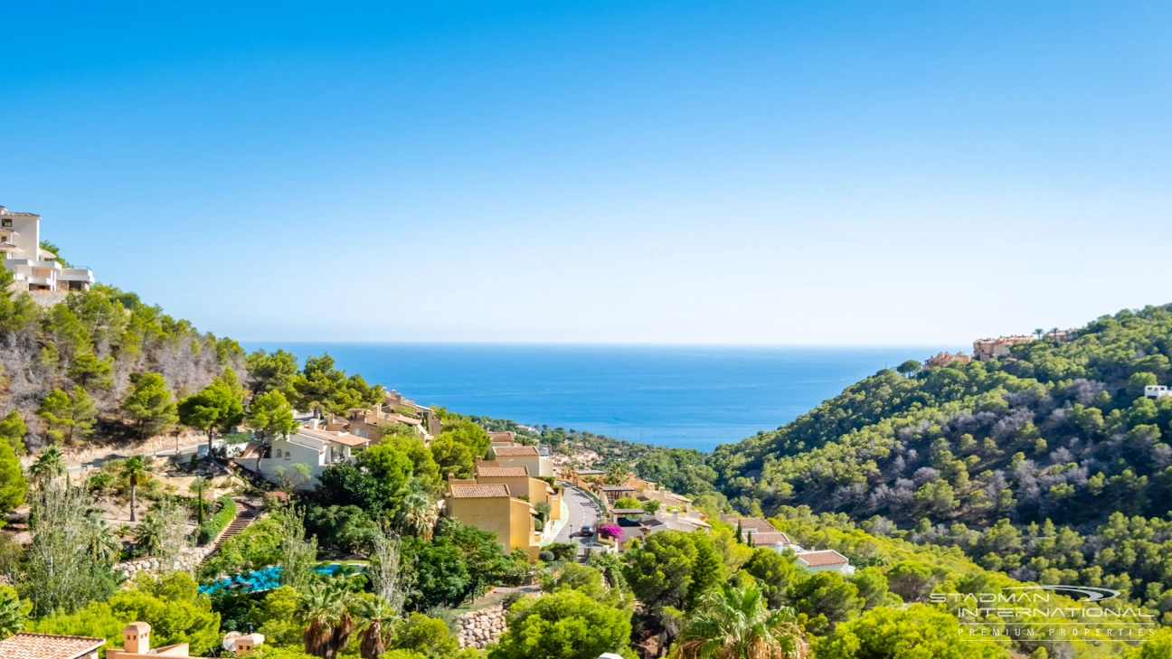 Beautiful Apartment with Spacious Terrace and Sea Views in Altea Hills