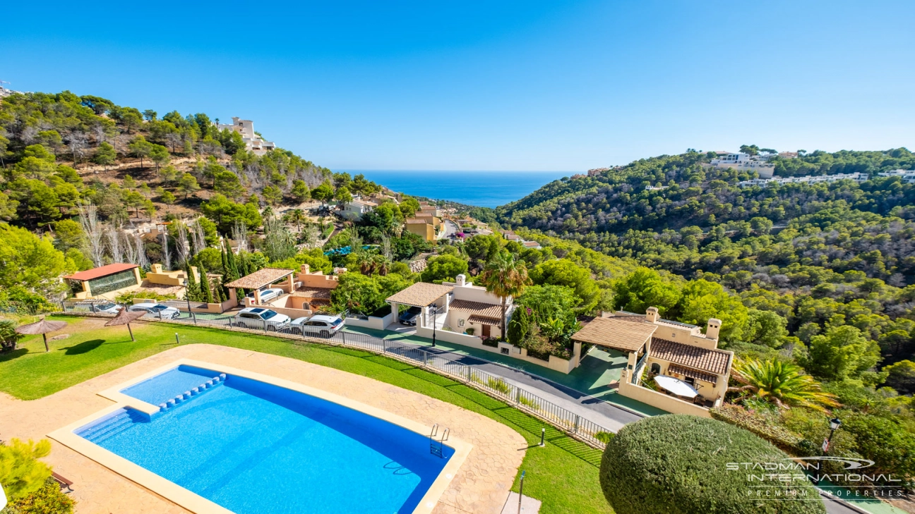 Beautiful Apartment with Spacious Terrace and Sea Views in Altea Hills